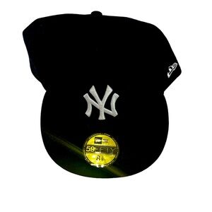 New NY Yankees hat size 8 3/8